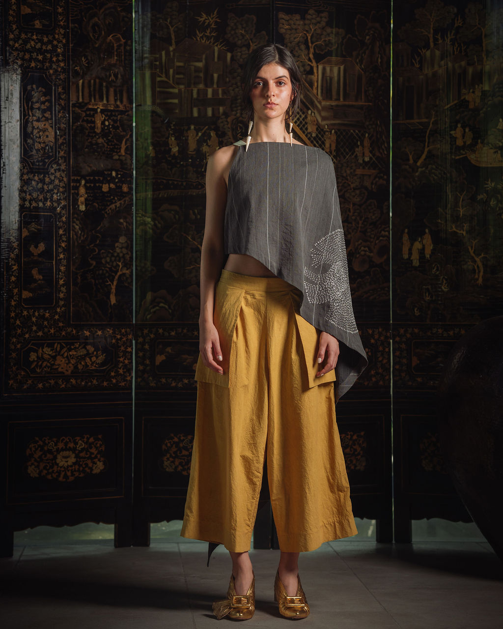 Spiral Body Cape - Gray