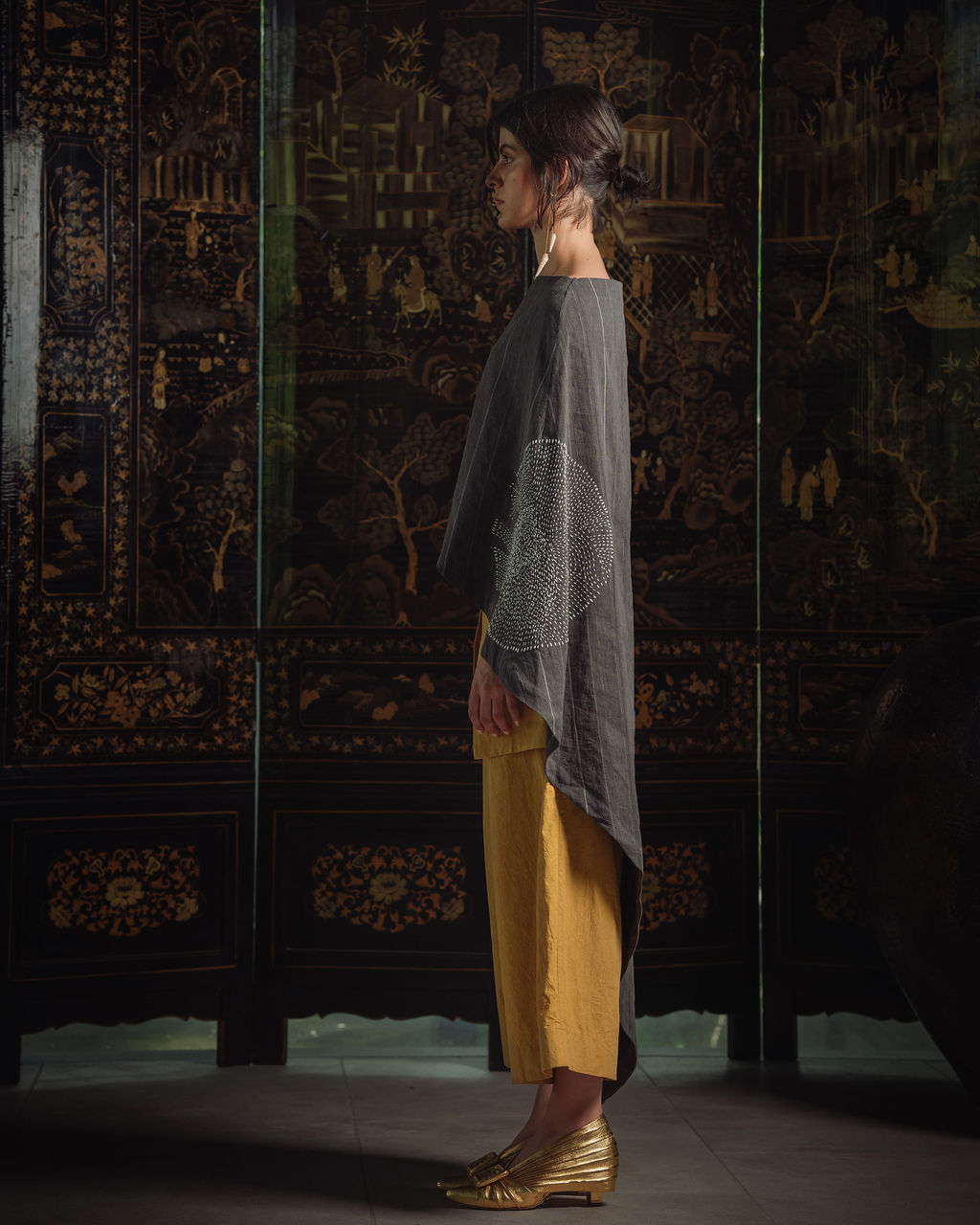 Spiral Body Cape - Gray